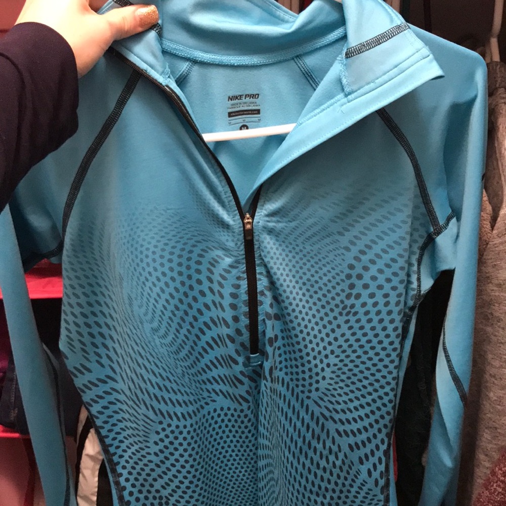 nike pro workout pullover